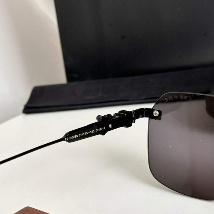 Picture of Chrome Hearts Sunglasses _SKUfw70121062fw